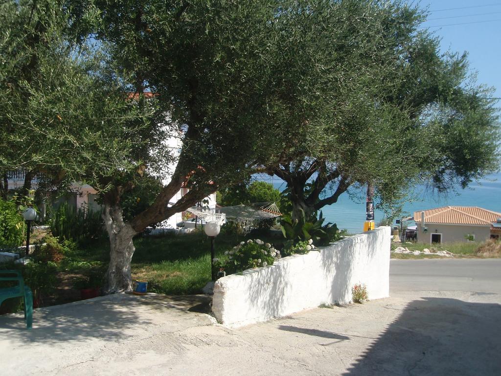Billy'S Amoudi Apartments Kamer foto