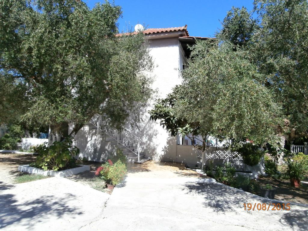 Billy'S Amoudi Apartments Kamer foto