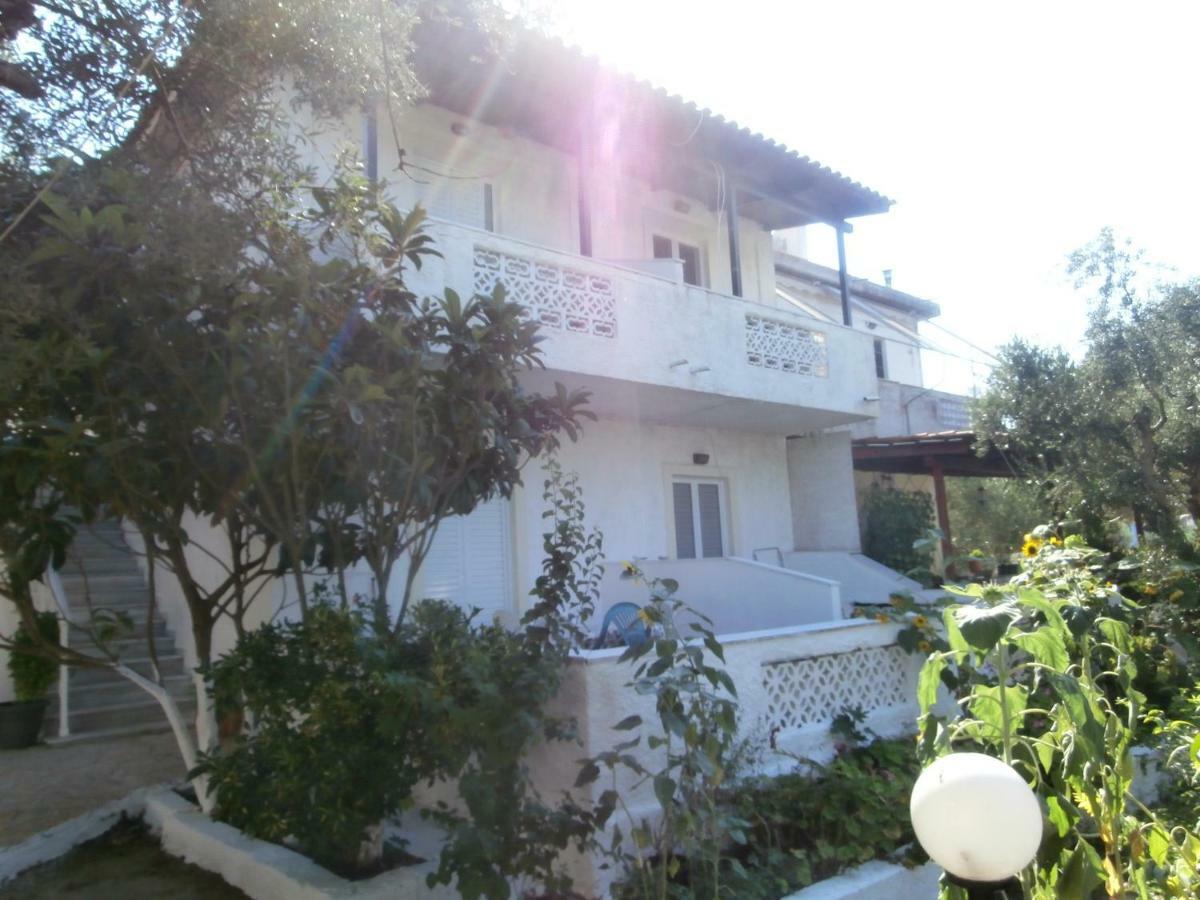 Billy'S Amoudi Apartments Buitenkant foto