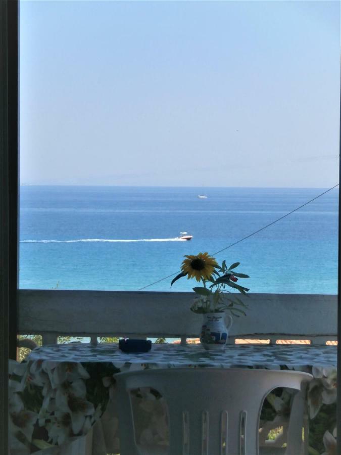 Billy'S Amoudi Apartments Buitenkant foto